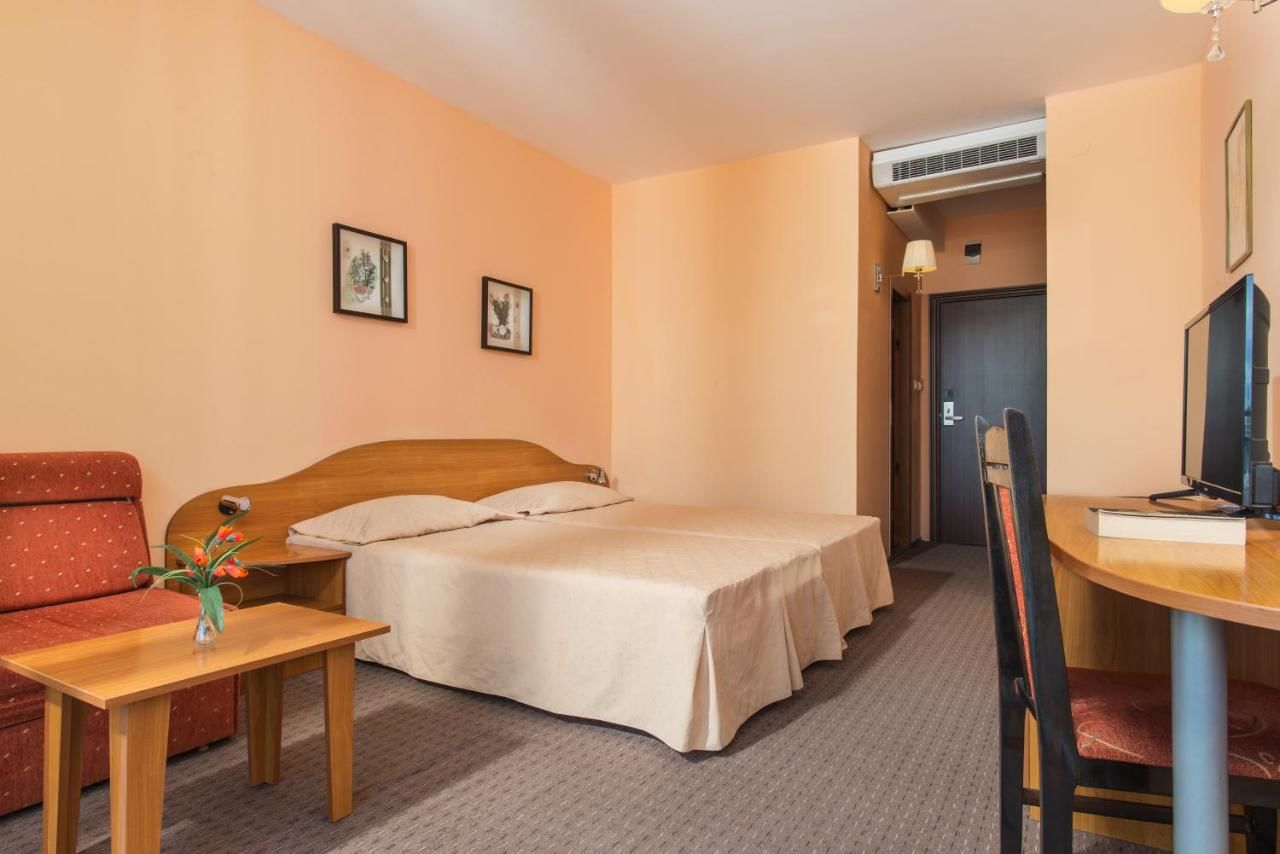 Отель Hotel Cоmplex Avliga Beach - Halfboard Солнечный Берег